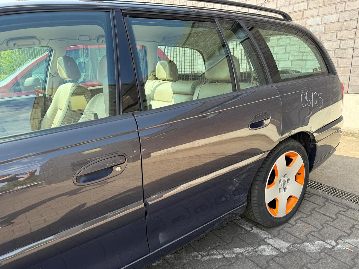 Opel Omega B original Tür hinten links Z385 Graphit II Caravan Rohbau BJ00